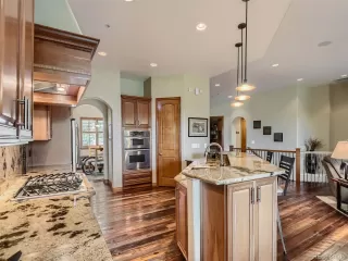 Photo #5: 2700857 Listing