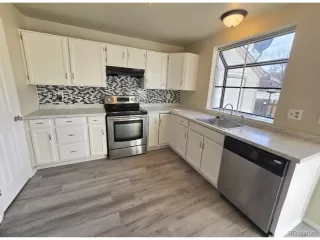 Photo #4: 2702825 Listing 