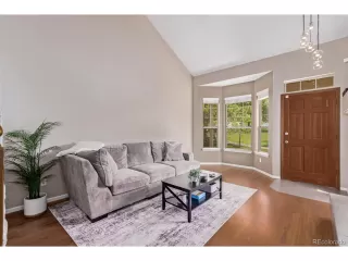 Photo #5: 2703888 Listing