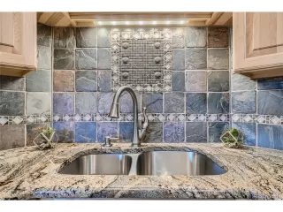 Photo #3: 2706107 Listing