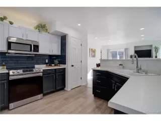 Photo #2: 2711179 Listing