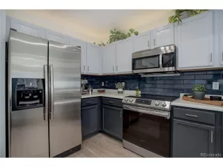 Photo #3: 2711179 Listing