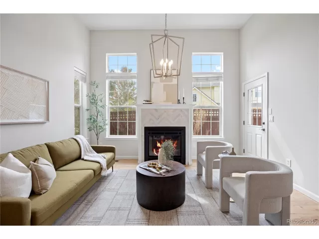 MLS: 2711351 Condo For Sale