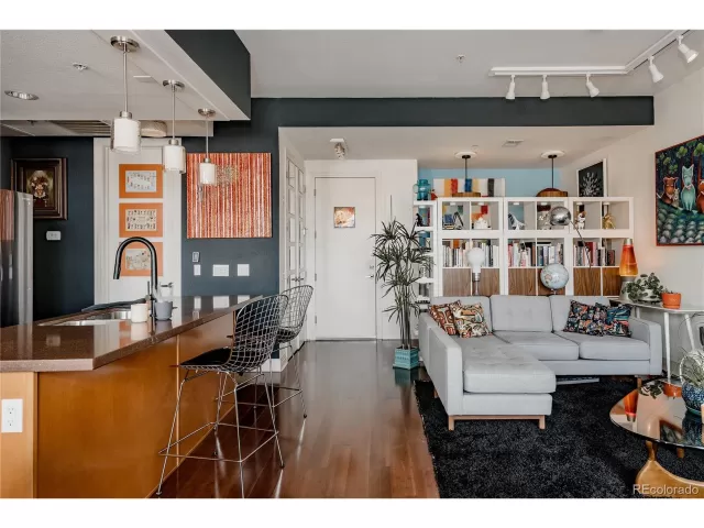 MLS: 2718762 Condo For Sale