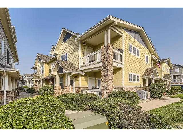 MLS: 2718853 Condo For Sale