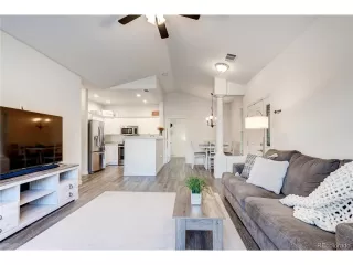 Photo #3: 2721587 Listing 