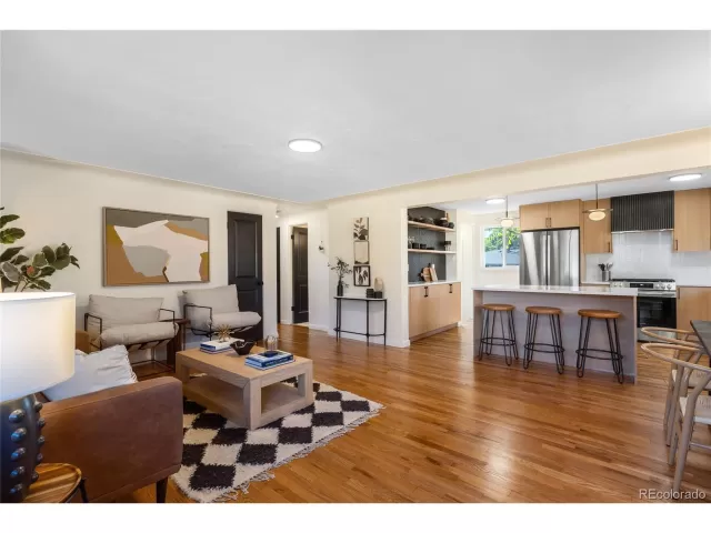 MLS: 2724631 Condo For Sale