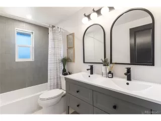 Photo #2: 2724631 Listing