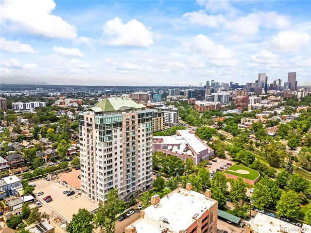 MLS: 2725402 Condo For Sale