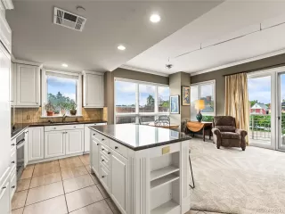 Photo #4: 2725402 Listing