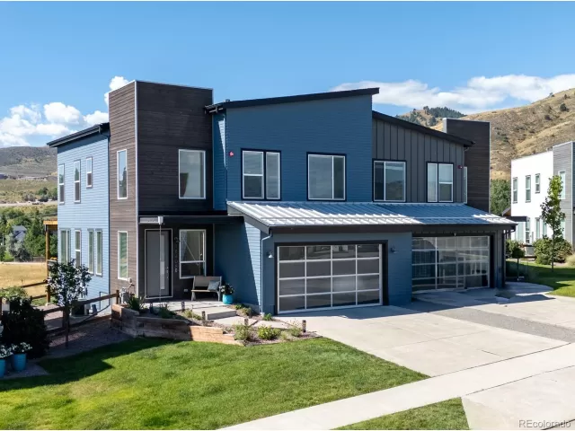 MLS: 2726150 Condo For Sale