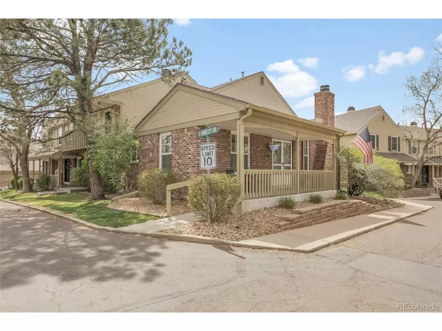 MLS: 2726358 Condo For Sale