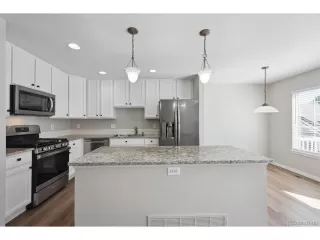 Photo #5: 2730977 Listing