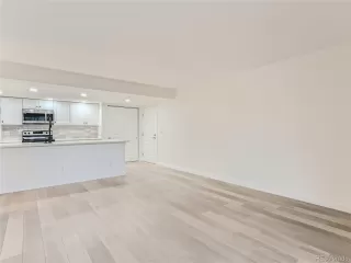 Photo #4: 2739760 Listing