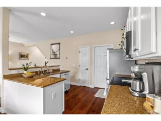 Photo #4: 2740539 Listing 