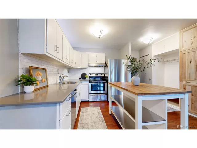 MLS: 2741626 Condo For Sale