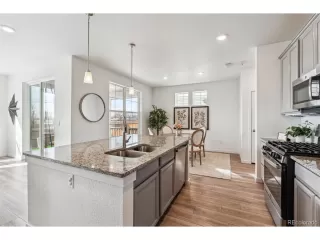 Photo #5: 2743104 Listing