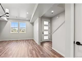 Photo #4: 2745819 Listing