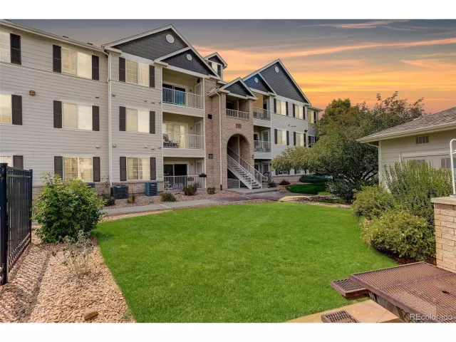 MLS: 2748114 Condo For Sale