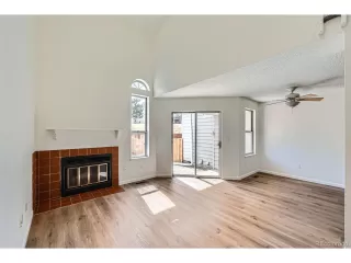 Photo #3: 2748361 Listing