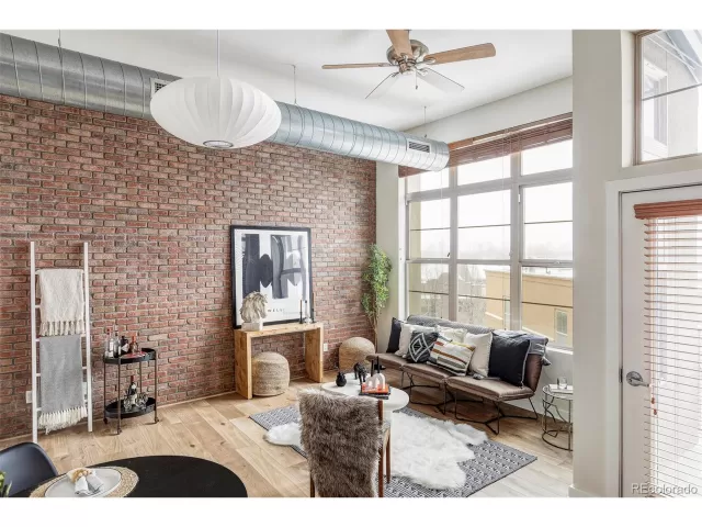 MLS: 2750706 Condo For Sale