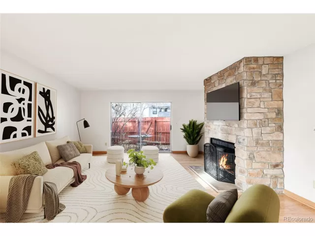 MLS: 2753029 Condo For Sale