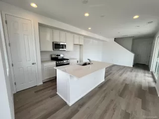 Photo #2: 2763362 Listing