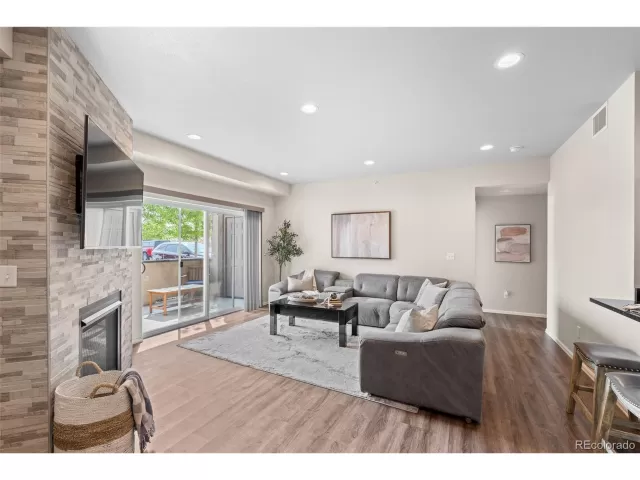 MLS: 2771414 Condo For Sale