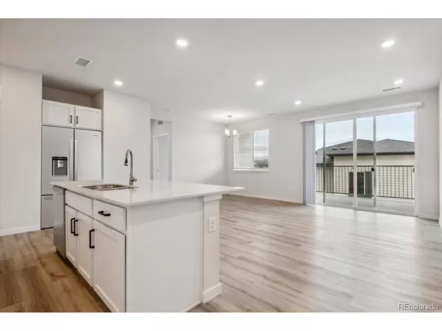 MLS: 2772074 Condo For Sale