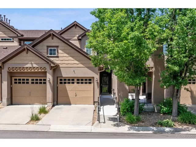 MLS: 2775964 Condo For Sale