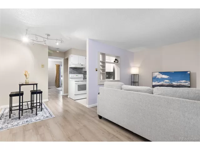 MLS: 2776489 Condo For Sale