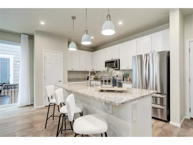 MLS: 2796962 Condo For Sale