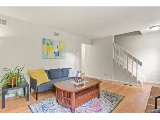 Photo #4: 2809841 Listing