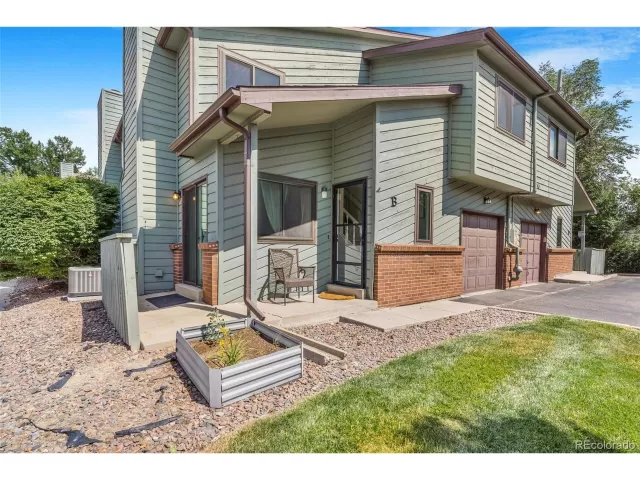 MLS: 2821432 Condo For Sale