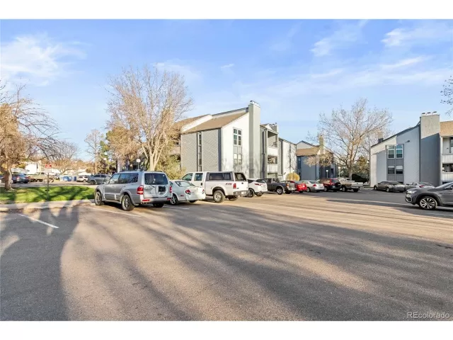 MLS: 2823662 Condo For Sale