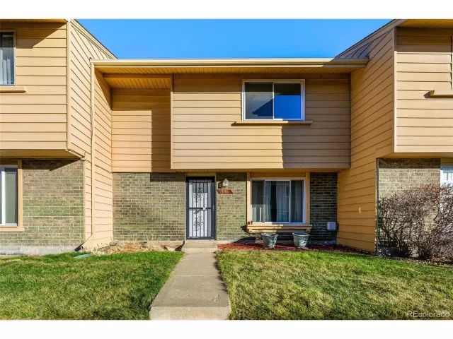 MLS: 2830744 Condo For Sale