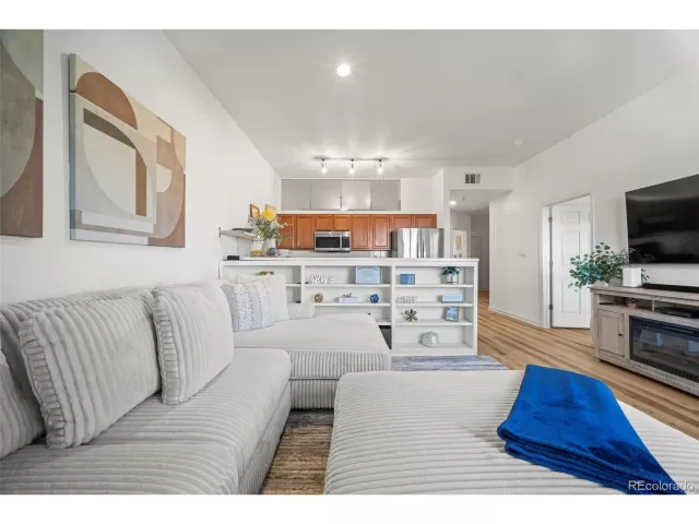 MLS: 2853315 Condo For Sale