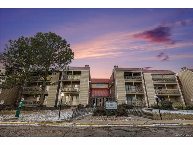 MLS: 2856743 Condo For Sale