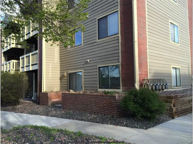 MLS: 2858184 Condo For Sale