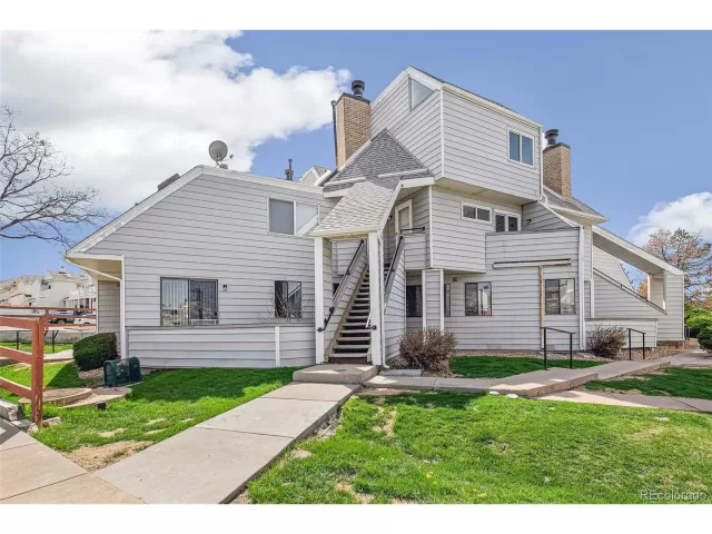 MLS: 2861989 Condo For Sale