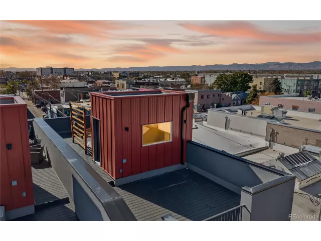 MLS: 2863593 Condo For Sale