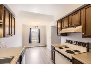 Photo #4: 2873530 Listing