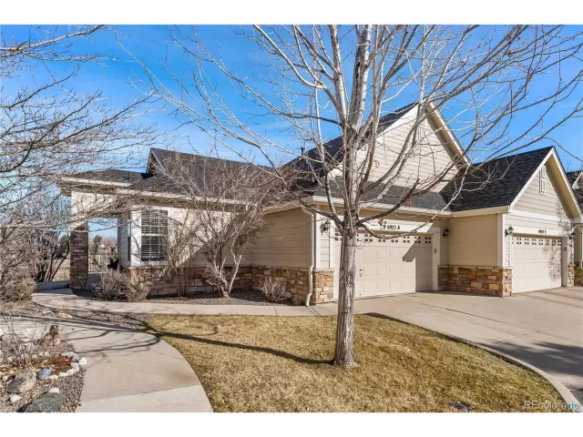 MLS: 2876020 Condo For Sale