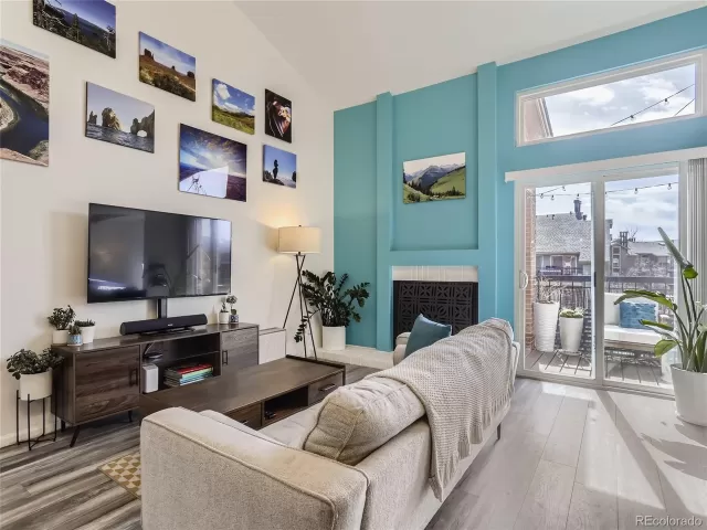 MLS: 2878434 Condo For Sale