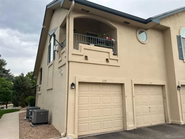 MLS: 2880806 Condo For Sale