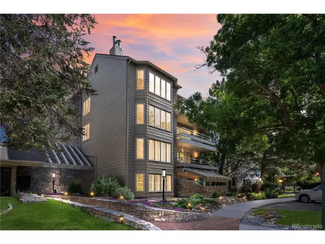 MLS: 2881139 Condo For Sale