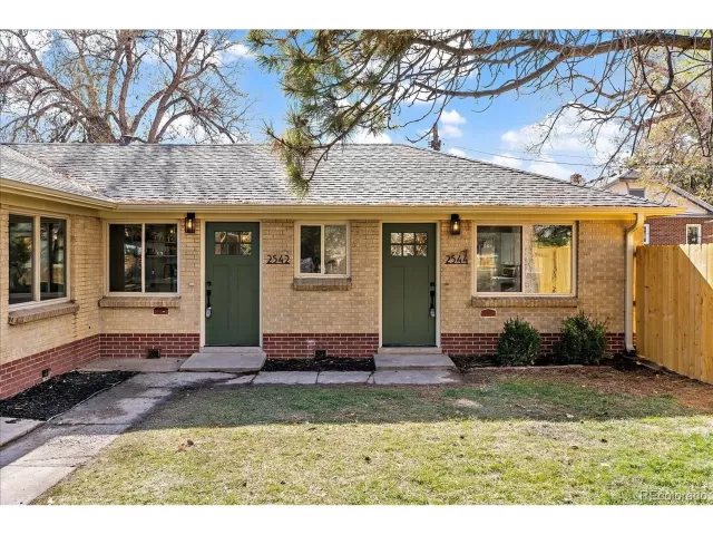 MLS: 2889836 Condo For Sale