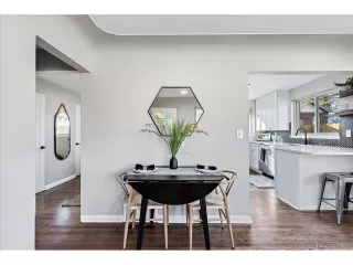 Photo #5: 2889836 Listing