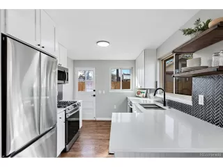 Photo #6: 2889836 Listing