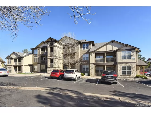 MLS: 2890275 Condo For Sale